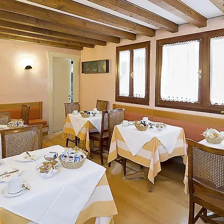 Hotel Spagna 3*